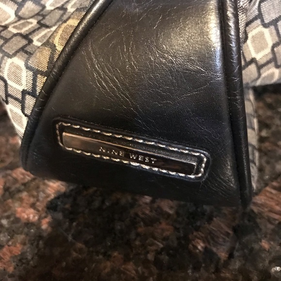 Nine West black,tan,grey print purse - Picture 8 of 8